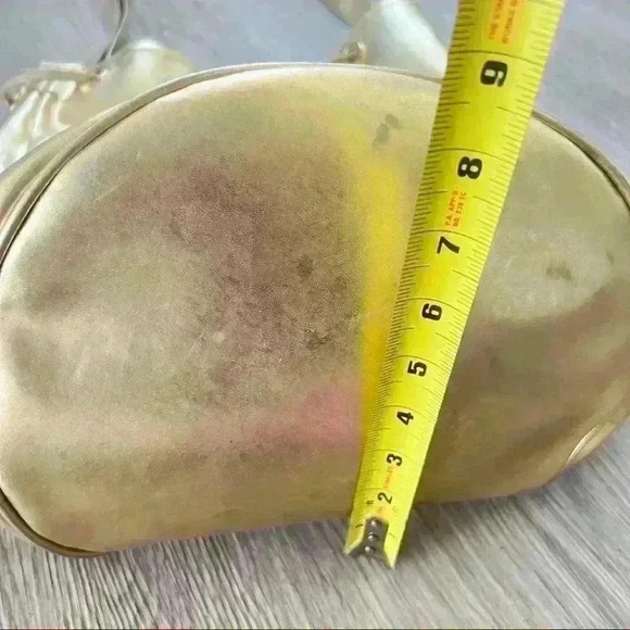 ESTÉE LAUDER GOLD  BUCKET CROSSBODY BAG - Picture 9 of 15